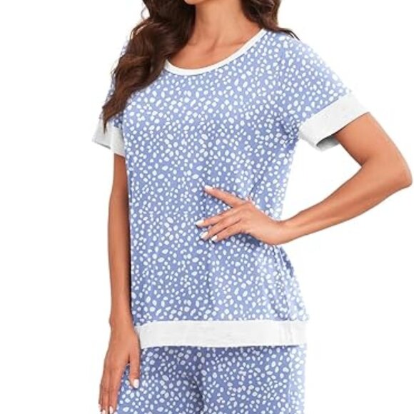 Women's Pajama Set Short Sleeve Shirt and Capri Pants Sleepwear